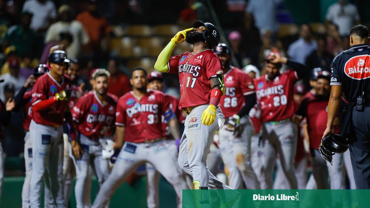 Ozuna brilla con seis remolcadas y los Gigantes superan a los Leones