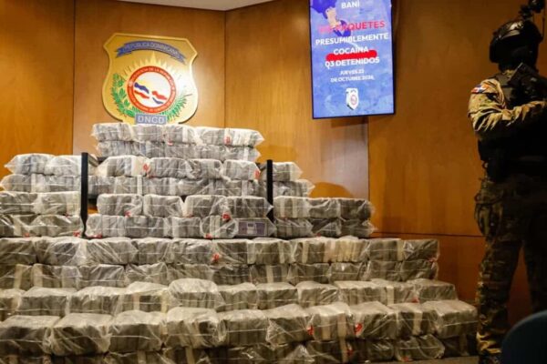 Ocupación de 555 Paquetes de Presunta Cocaína en Baní
