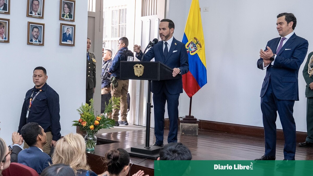 Presidente de Colombia Ordena Bombardeo Contra el ELN