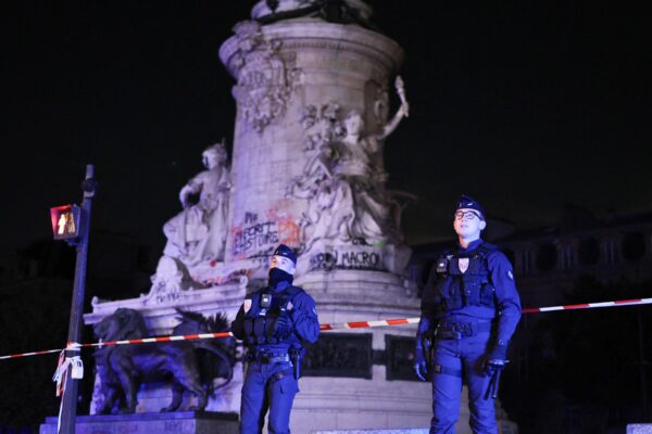 Las Autoridades Francesas Prohíben Algunas Manifestaciones Tras los Disturbios
