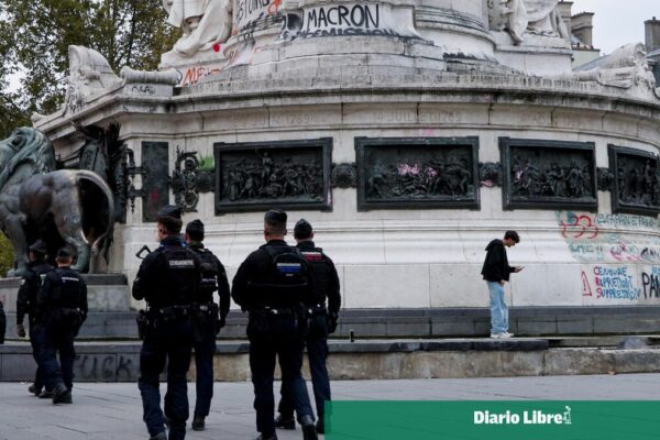 Toques de queda en barrios de París se extienden hasta el lunes ante temores de disturbios