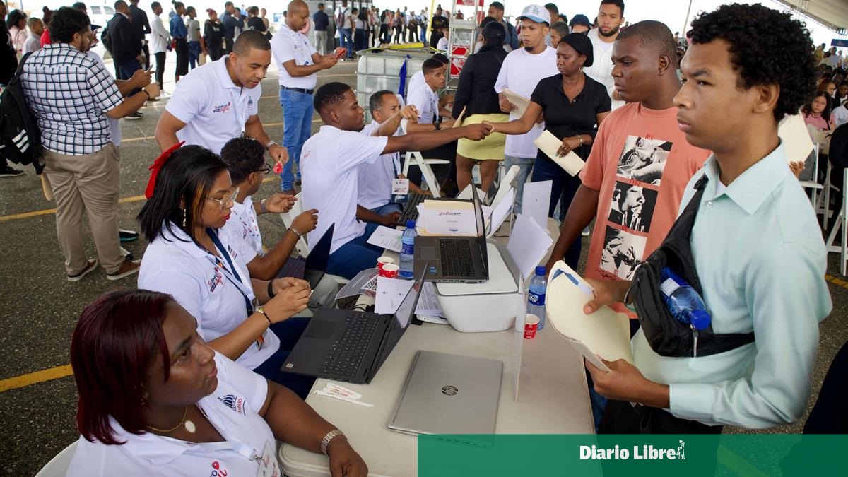 Convocan a feria de empleos para llenar 1,300 vacantes