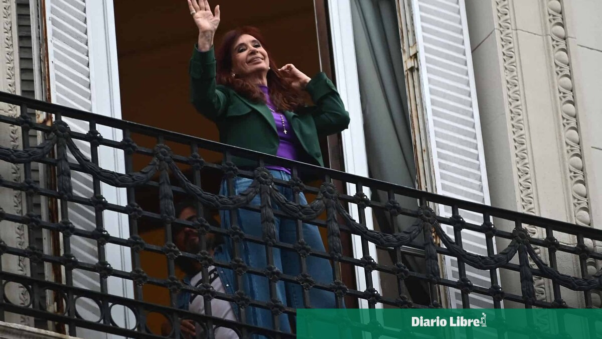 Cristina Fernández y su hijo enfrentan juicio por corrupción en Argentina