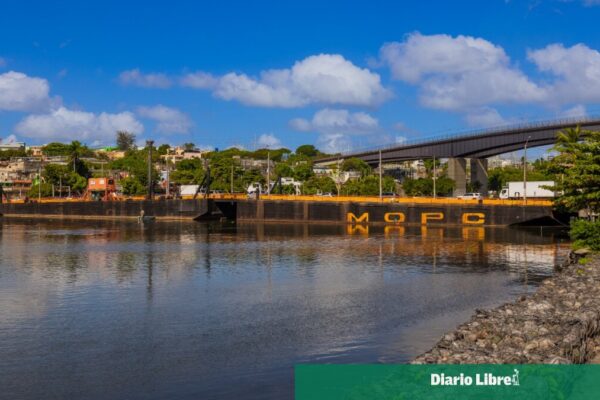 Cierre temporal del puente flotante por salida de embarcación