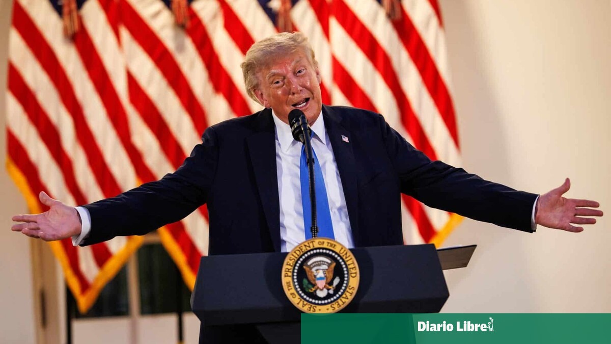 Donald Trump menciona buques de Estados Unidos en Cuba durante mitin en Florida