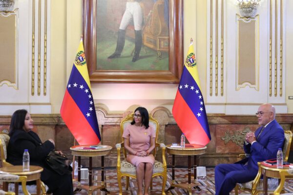 Venezuela Enfrenta Tensiones Sobre Democracia Bajo Observación de EE. UU.