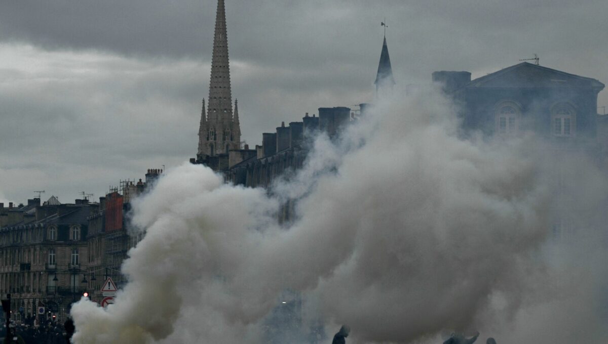 Estallido de Protestas en Francia, Pero Con Menos Daños Materiales