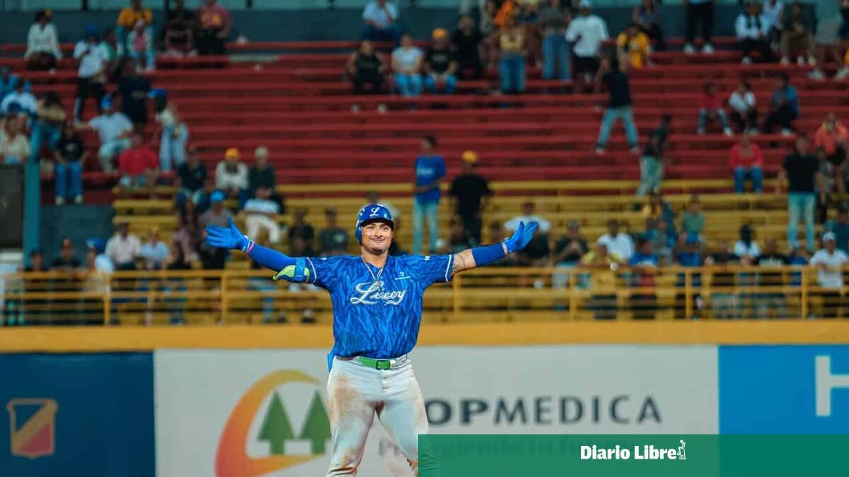 Los Tigres del Licey Superan a las Águilas Cibaeñas en un Encuentro Emocionante