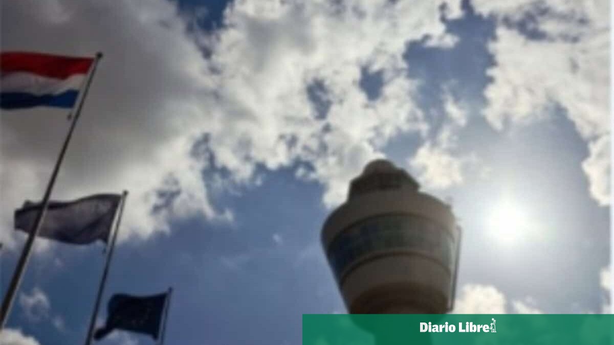 Cancelaciones Masivas de Vuelos en el Aeropuerto de Schiphol por la Tormenta Boelo