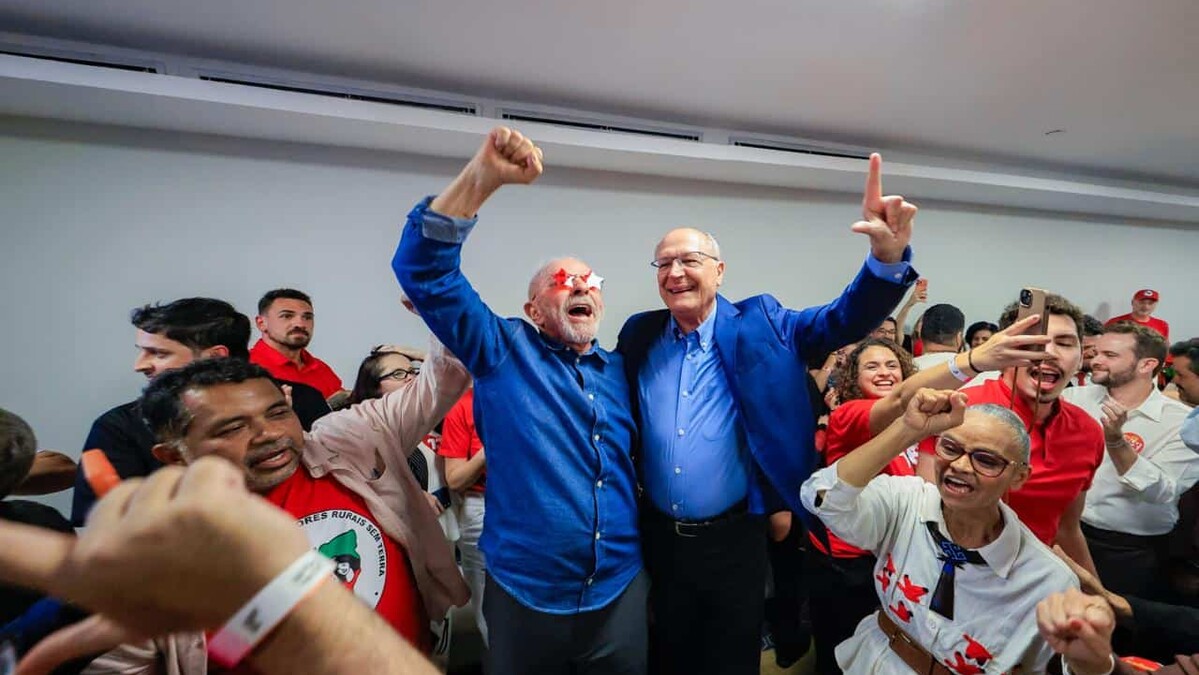 Flávio Bolsonaro impugna la reelección de Lula en Brasil
