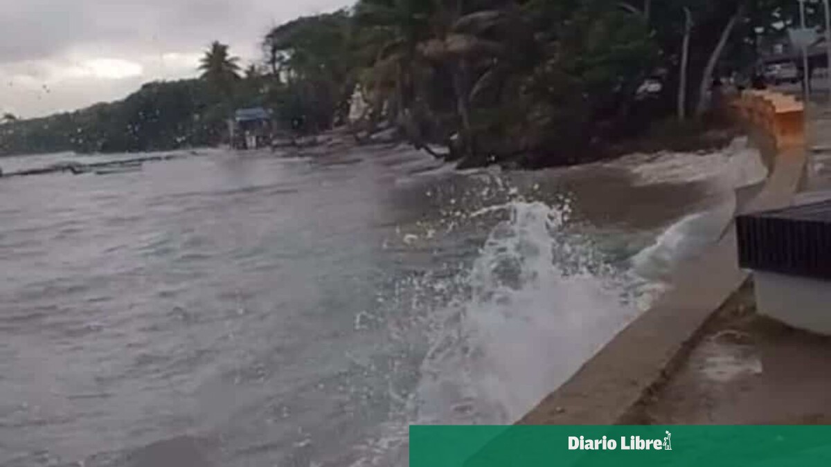 Alerta de la Defensa Civil por oleaje peligroso en Puerto Plata