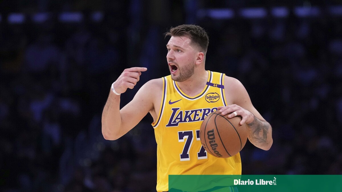 Luka Doncic brilla con 52 puntos mientras los Lakers se mantienen invictos