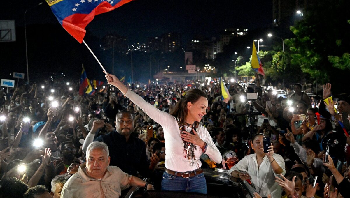 María Corina Machado Regresa a Venezuela Tras Casi 10 Meses de Exilio