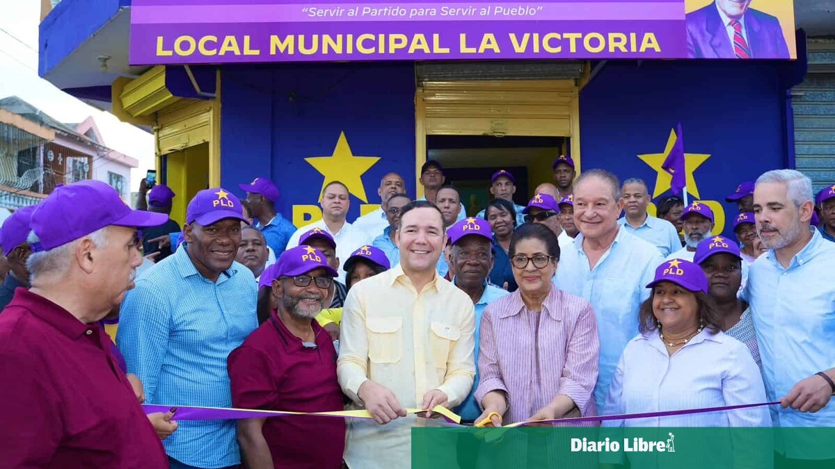 Johnny Pujols lidera la inauguración de un nuevo local del PLD en La Victoria